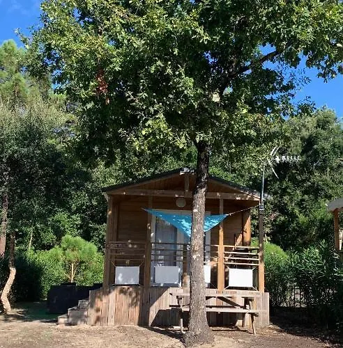 Chris Et Sabrina - Les Viviers 4 Etoiles Campingplatz